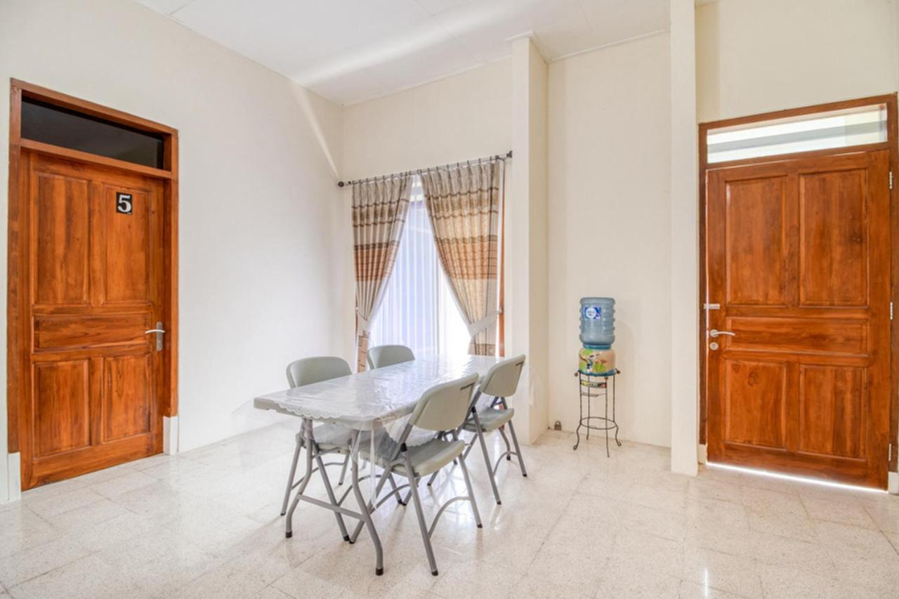 Reddoorz Near Universitas Gajah Mada Kejayan Dış mekan fotoğraf
