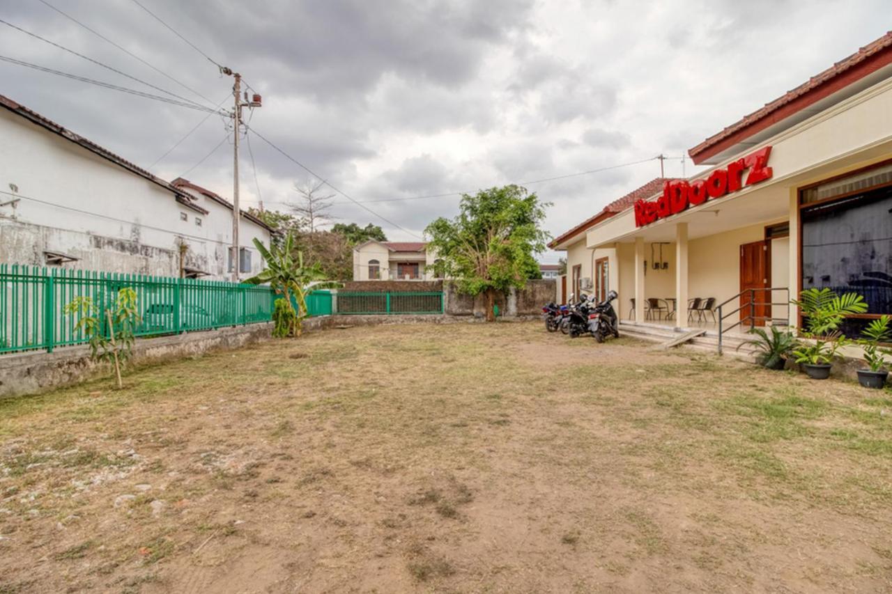 Reddoorz Near Universitas Gajah Mada Kejayan Dış mekan fotoğraf